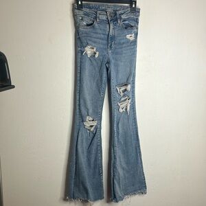 American Eagle ripped distressed denim jeans size 2